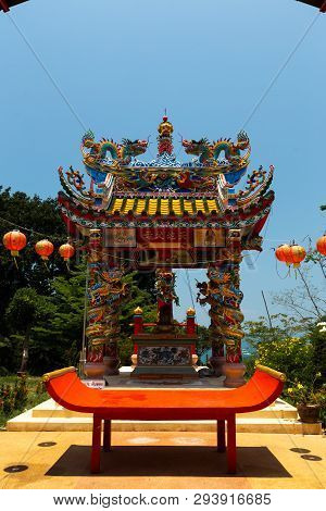 Ko Chang, Thailand - April 10, 2018: Chinese Buddist Temple In The North Area Of The Island - Hierog