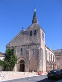 Kostel v Lussac Les Chateaux