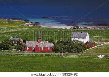 คริสตจักรสีแดงบน Lofoten