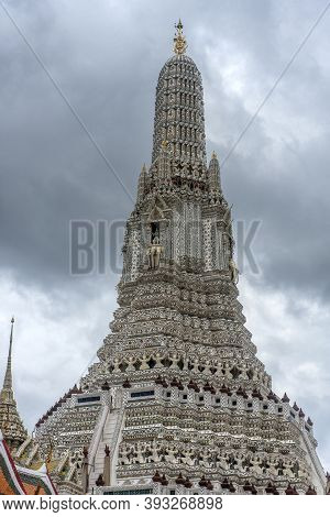 Thailand, Bangkok 20,08,2018  Wat Arun Ratchawararam, A Buddhist Temple In Bangkok, Thailand