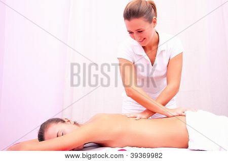 Osteopatii terapii manualnej kręgosłupa lędźwiowego