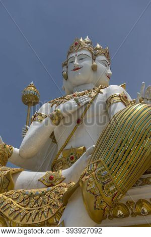 Thailand, Chachoengsao 16,08,2019 At Wat Saman Rattanaram In Chachoengsao, There Is A Giant Reclinin