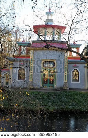Pushkin, Saint-petersburg, Russia  18.10.2019 Tsarskoye Selo. Squeaky (chinese) Gazebo In The Cather