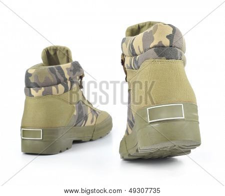Scarpe tela mimetica sfondo bianco