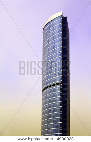 Nuevo centro de negocios de rascacielos en la ciudad de Moscú