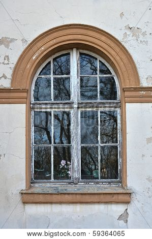 dilapidated windows
