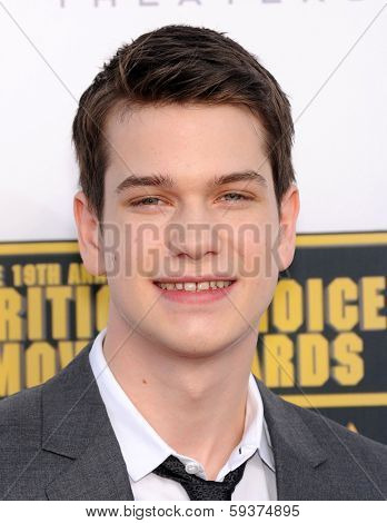 LOS ANGELES - JAN 16:  Liam James arrives to the Critics' Choice Movie Awards 2014  on January 16, 2014 in Santa Monica, CA                