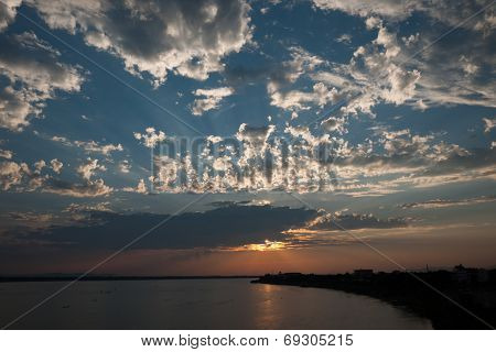 Sun Set With Cloud