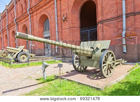 Soviet 107 Mm Gun M1910/30