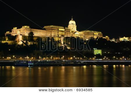 Castello di Buda durante la notte