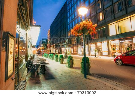Night view of Kluuvikatu street in Helsinki