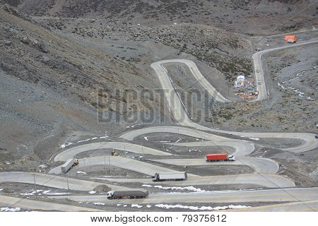 international road with many switchbacks between Santiago and Mendoza