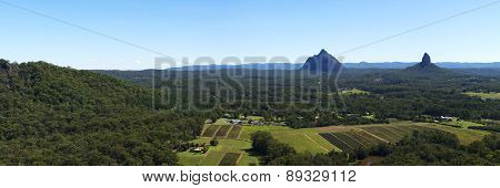 Hills and pasture of the Sunshine Coast hinterland.