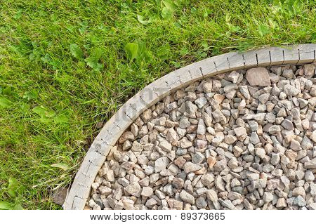 Corner of gravel garden path - construction detail