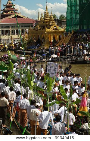 Traffic Jam In Phaung Daw Oo Pagoda Festival,Myanmar.