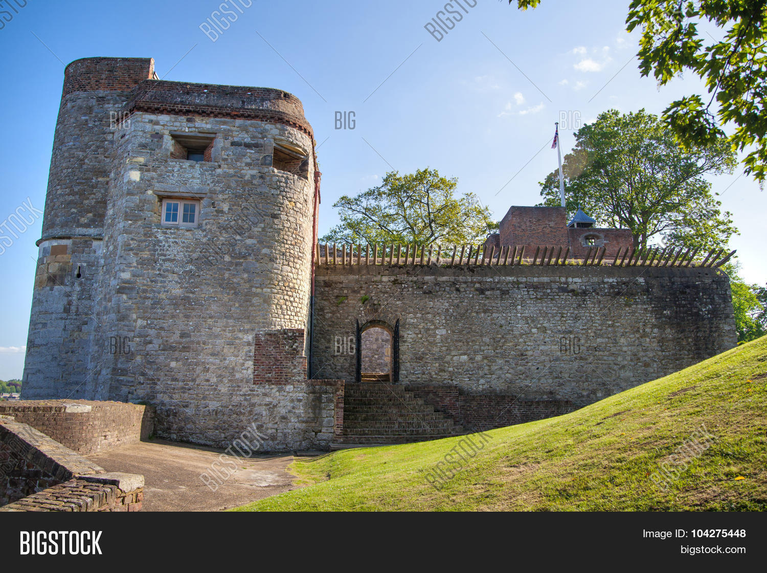 ARTILLERY FORT, FORTIFIED HOUSE & BAWN (site of) in Malone Upper