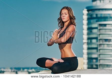 City sky Yoga meditation