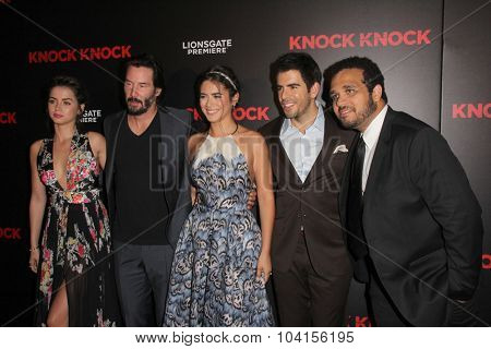 LOS ANGELES - OCT 7:  Ana de Armas, Keanu Reeves, Lorenza Izzo, unknown Eli Roth at the 