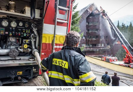 Burnt Hotel Junior, Slovakia