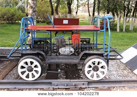 The railway cart with the petrol engine