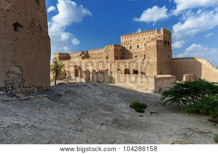 Jalan Bani Bu Ali Fort
