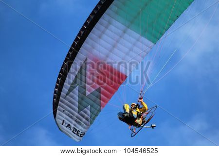 Paraglinders