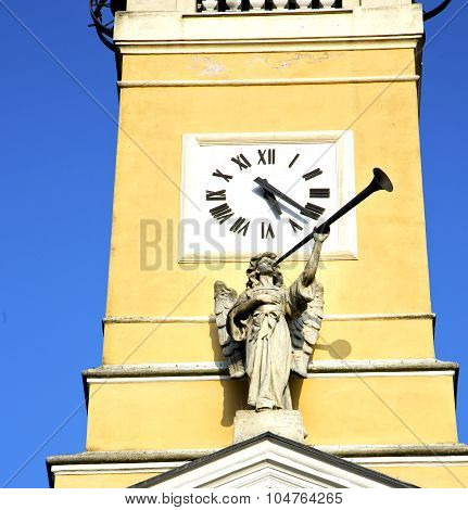 In Cislago Old Abstract    Italy   The   Wall  And Church Angel