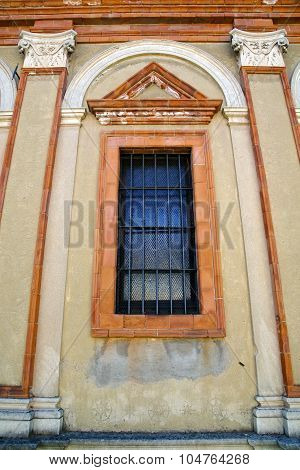 Caronno Varesino Cross C  Varese Italy The  Wall Sunny Day