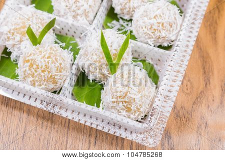 Steamed Flour With Coconut Filling Recipes ,Thai dessert
