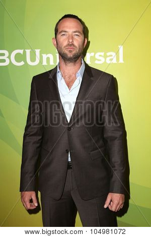 LOS ANGELES - AUG 12:  Sullivan Stapleton at the NBCUniversal 2015 TCA Summer Press Tour at the Beverly Hilton Hotel on August 12, 2015 in Beverly Hills, CA