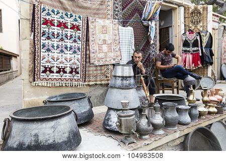 Icheri Sheher (old Town) Of Baku, Azerbaijan. Typical Tourist Shop With Souvenirs And Antiques.