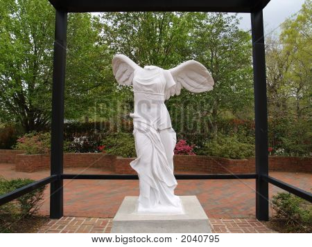 Headlessstatue