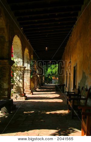 เงาและแสงที่มิชชั่นซานจวน Capistrano