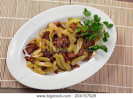 Quiping Roasted Veal With Celery
