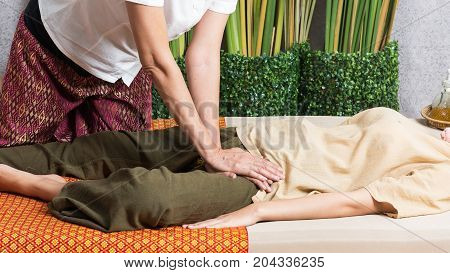 Thai massage series : Foot and leg massage