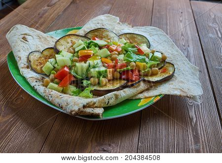 Mediterranean Chickpea Salad With Za’atar And Eggplant
