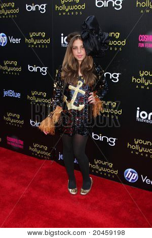 LOS ANGELES - 20 de maio: Cecilia Cassini chegando ao Young Hollywood Awards 2011 no Club Nokia em 