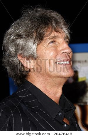 ลอสแองเจลิส - 21 เม.ย.: Eric Roberts มาถึงที่โรง 