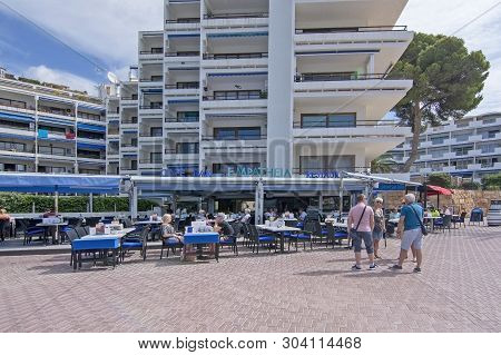 Empatheia Restaurant Front Visitors Santa Ponsa Mallorca