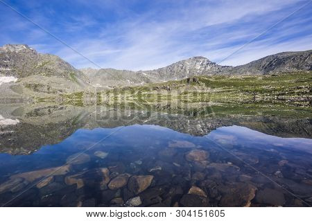 Lake Alla-askir. Altai Mountains Landscape