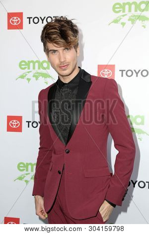 LOS ANGELES - MAY 30:  Joey Graceffa at the 29th Annual Environmental Media Awards at the Montage Hotel on May 30, 2019 in Beverly Hills, CA