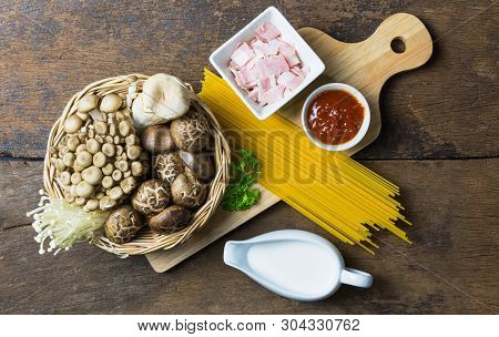 Many Raw Material Of Spaghetti Dishes Include Spaghetti, Bacon, Cream, Tomato Sauce And Many Kinds O