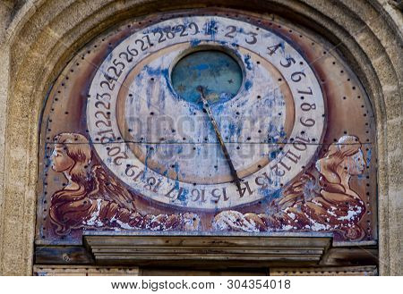 Astronomical Clock From 1661 At Clocktower Of Town Hall Of Aix-en-provence In France