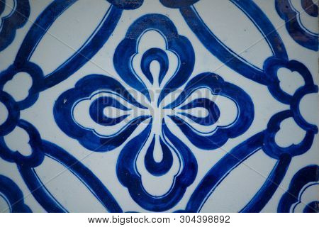 Closed Up Pattern On Tile At  Wat Rakhang Khositaram Bangkok ,thailand