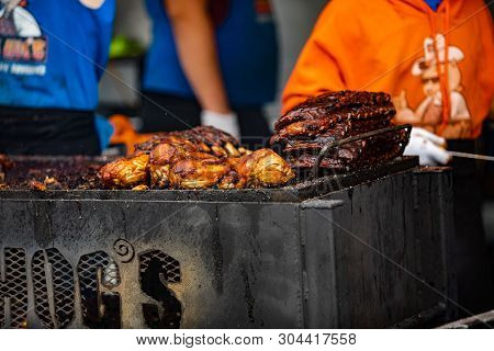 2019-06-01 Windsor, Ontario Canada Ribfest Food Festival Ribs Chicken Pulled Pork Barbecue Grill Coo