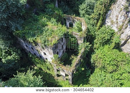 Nature Reclaims The Mills Vallum In Sorrento, Italy