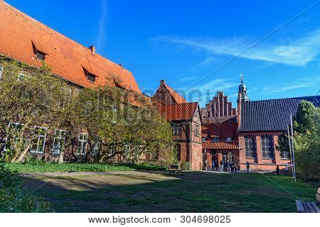 Luneburg, Germany - November 03, 2018: Town Hall Garden Rathaus In Luneburg