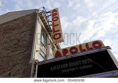 Znak poza Apollo Theater na 8 Styczeń 2012 w Nowym Jorku, Usa.