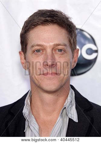 LOS ANGELES - APR 21: KEVIN RAHM Band fra tv 's 2nd årlige blok Party på Wisteria Lane på 2 April