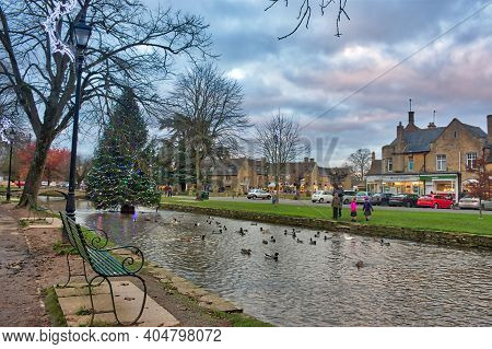 Bourton-on-the-water, Cotswolds, Uk - November 29, 2017: Bourton-on-the-water Is A Pretty Little Vil